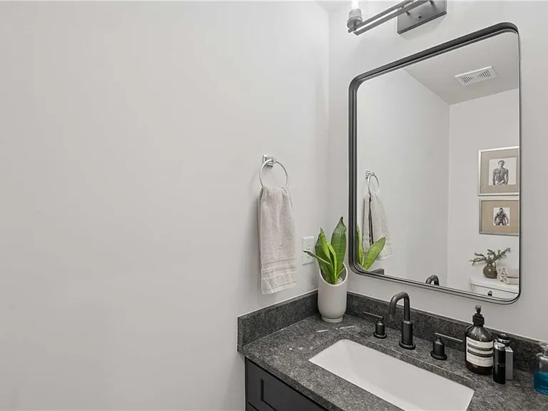 1350 May Ave SE #9 — Photo 20