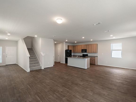5th image of 2812 Steels Rd