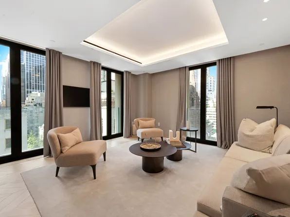 685 5th Avenue image 3 of 12