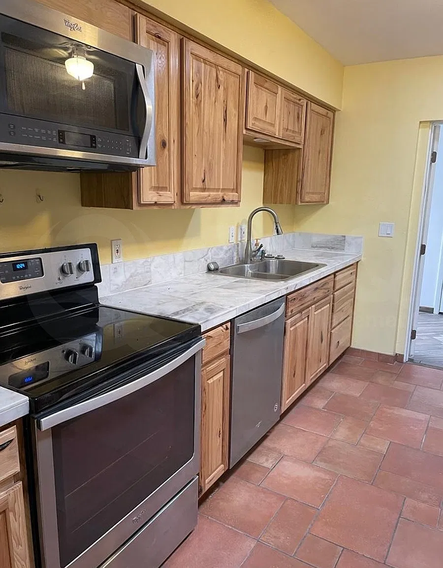 2 bed, 1.5 bath, 1050 sqft, $1,250 — Photo 2