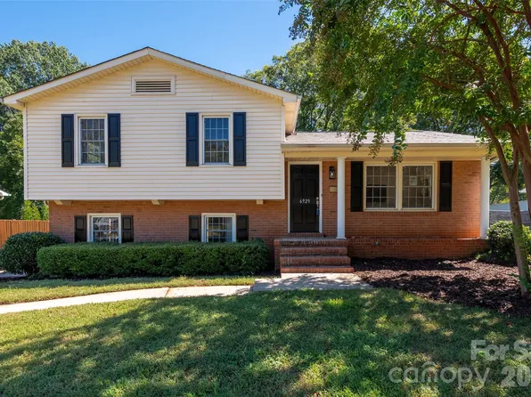 6929 Thorncliff Dr, Charlotte, NC 28210