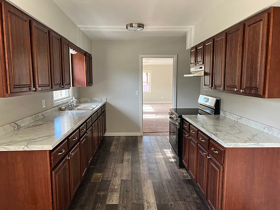 3rd image of 303 Highland Dr