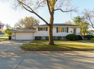 1430 16th Ave S, Fargo, ND 58103
