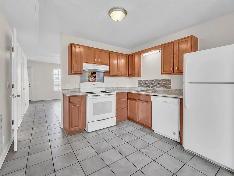 2451 W Wilson Rd — Photo 8