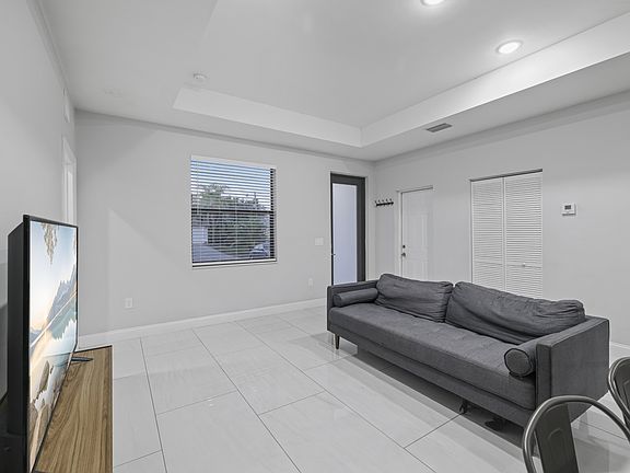 5th image of 2915 65th St W