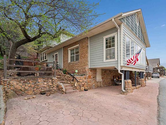 4th image of 160 W Lake Dr