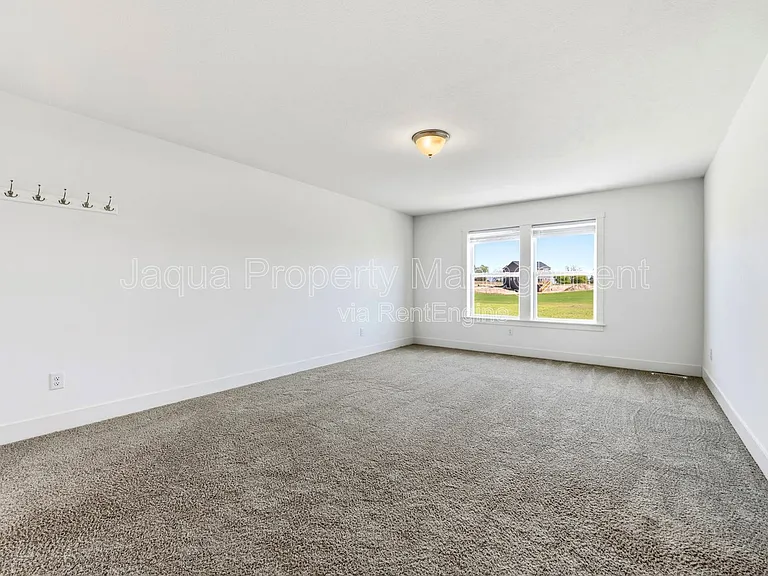 9424 Snow Valley Dr SE — Photo 18