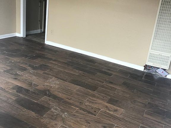 2nd image of 609 Exchange Ave APT 4