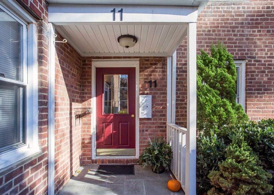 1st image of 11 Edwards St