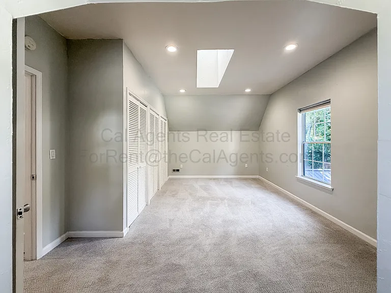 7352 Saroni Dr — Photo 15