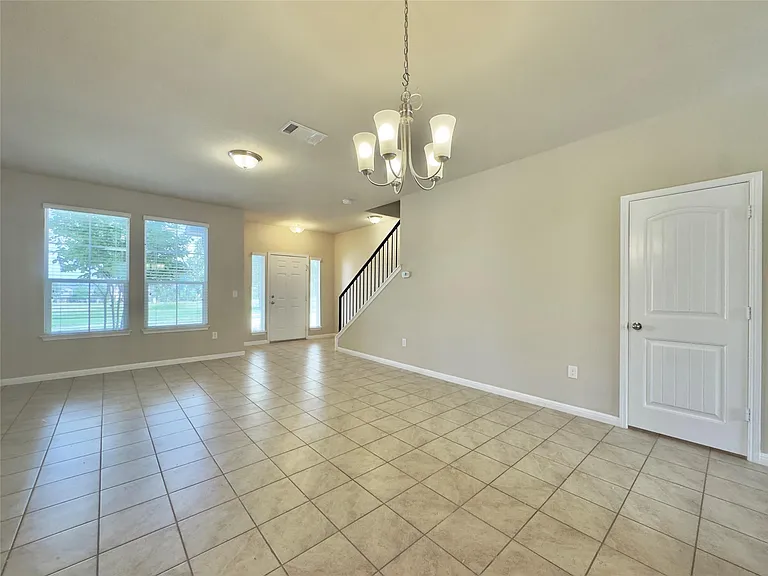 713 Katmai Cir — Photo 6