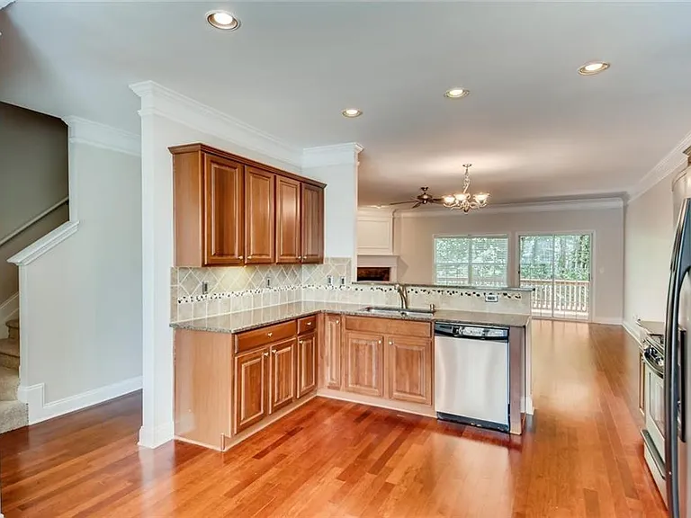 5288 Wellsley Bnd — Photo 3