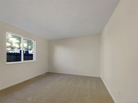 5th image of 927 E 7th Avenue