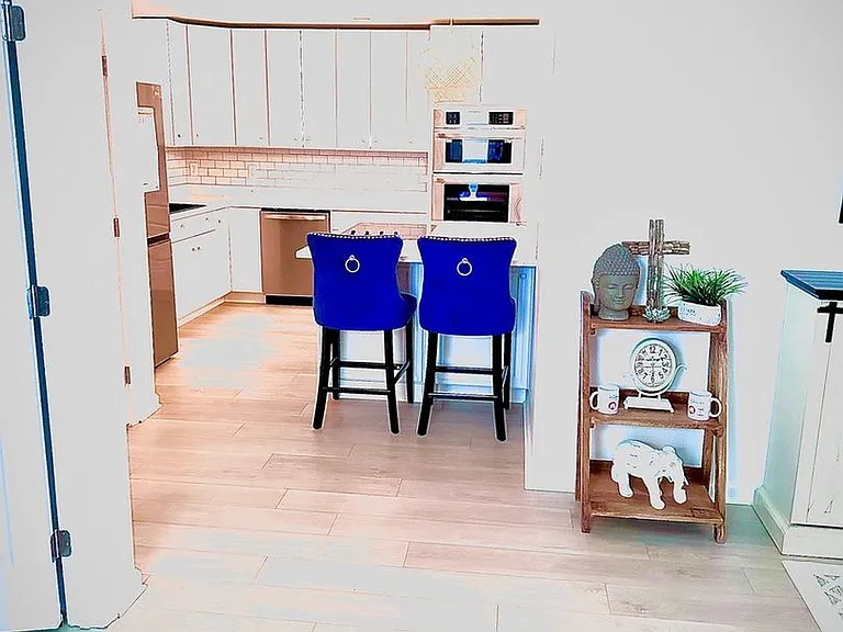 181 Almonds Way — Photo 2