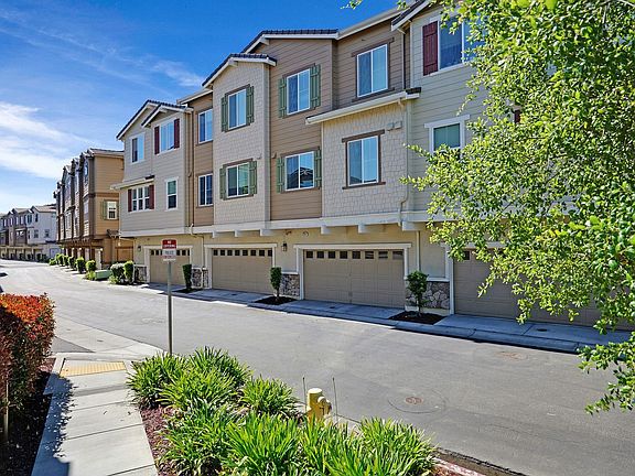 2nd image of 6984 N Mariposa Ln
