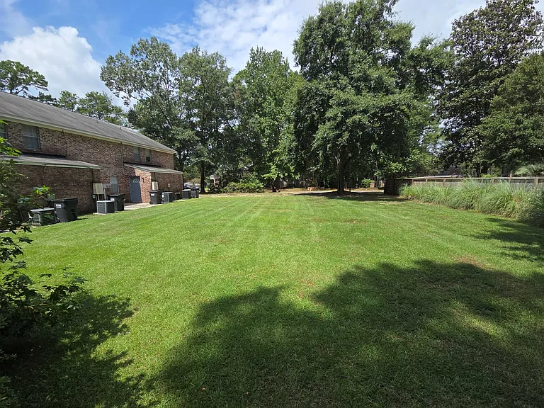 400 Crestview Dr #C — Photo 12