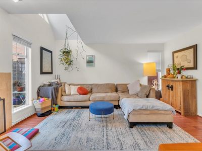 3060 W 8th Ave, Vancouver, BC, V6K2C1
