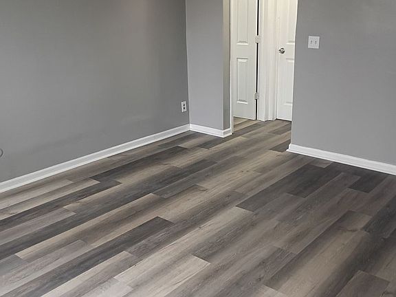4th image of 1354-1356 Ohmer Ave #1354A