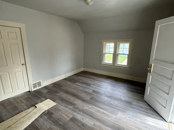 516 E 3rd St #2, Mishawaka, IN 46544