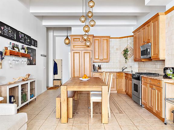 3rd image of 529 W 42nd St APT 5J
