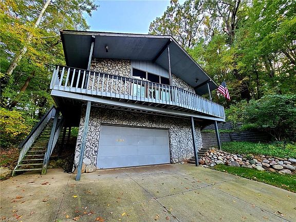 4th image of 1529 Hawthorn St