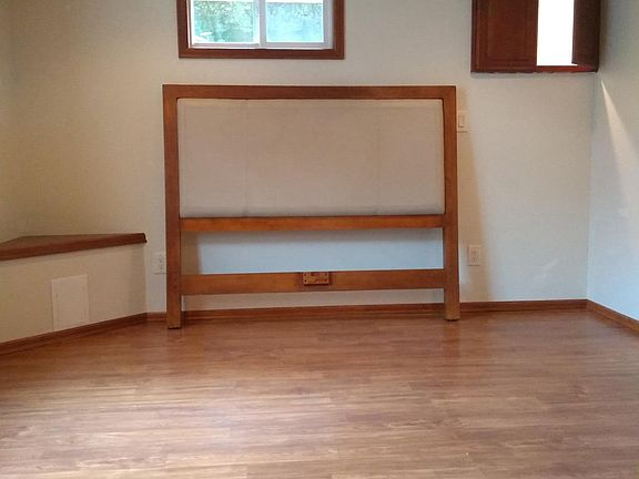 Queen Size Bedroom