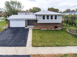 423 Falcon Ridge Way, Bolingbrook, IL 60440