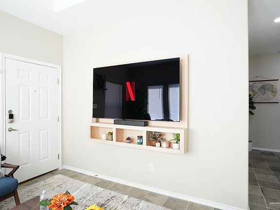5th image of 5908 Sandpiper Ave #1