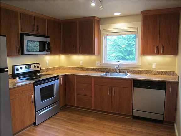4th image of 5822 N 35th St Unit C12