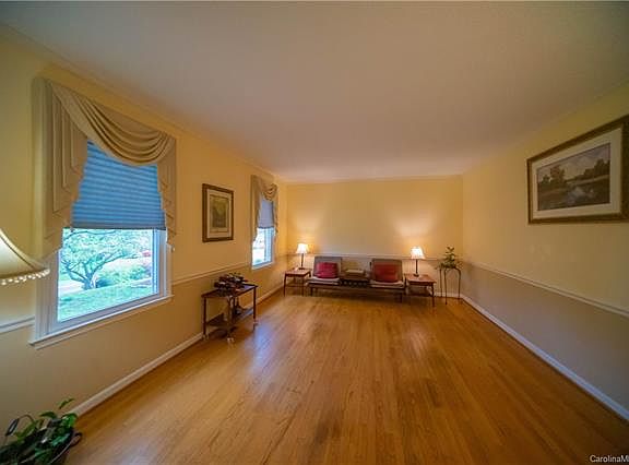 4th image of 2609 Fines Creek Dr