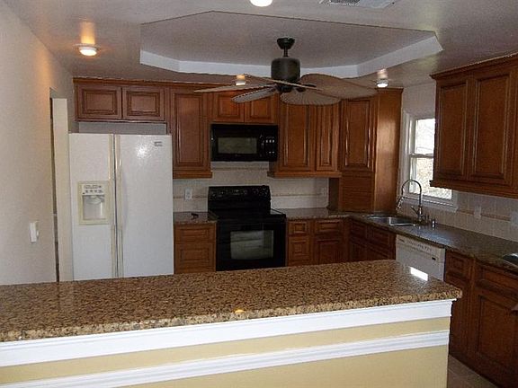 3rd image of 307 S Eagle Creek Dr