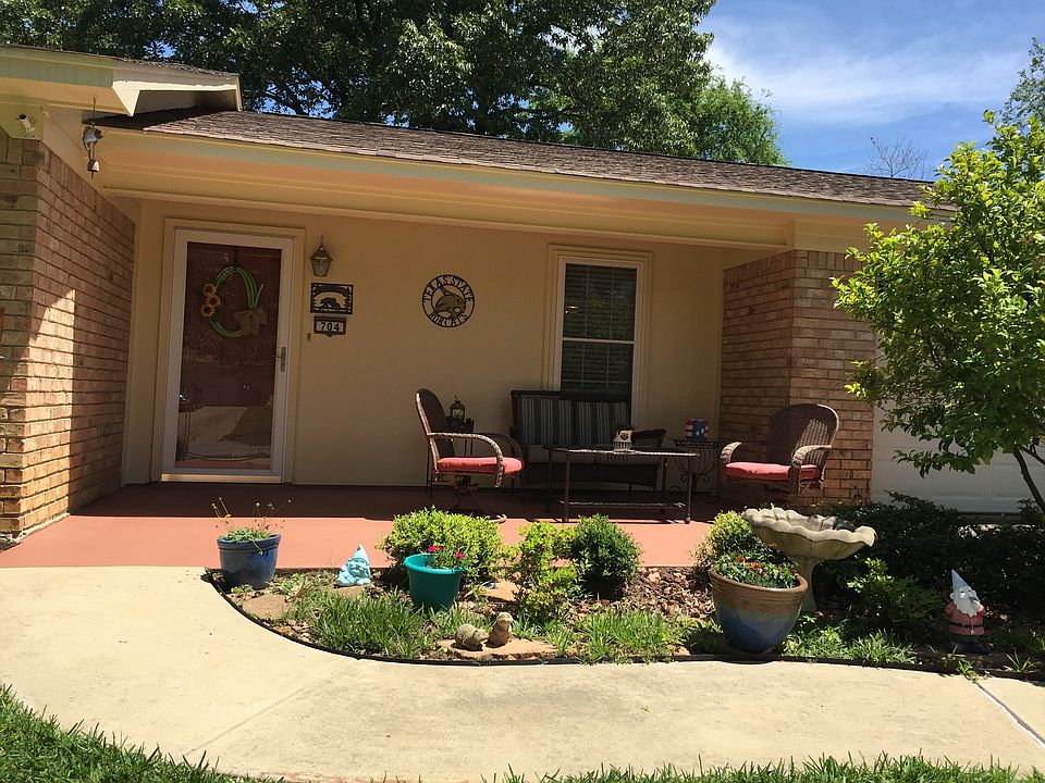 1st image of 704 Tanglewood Dr