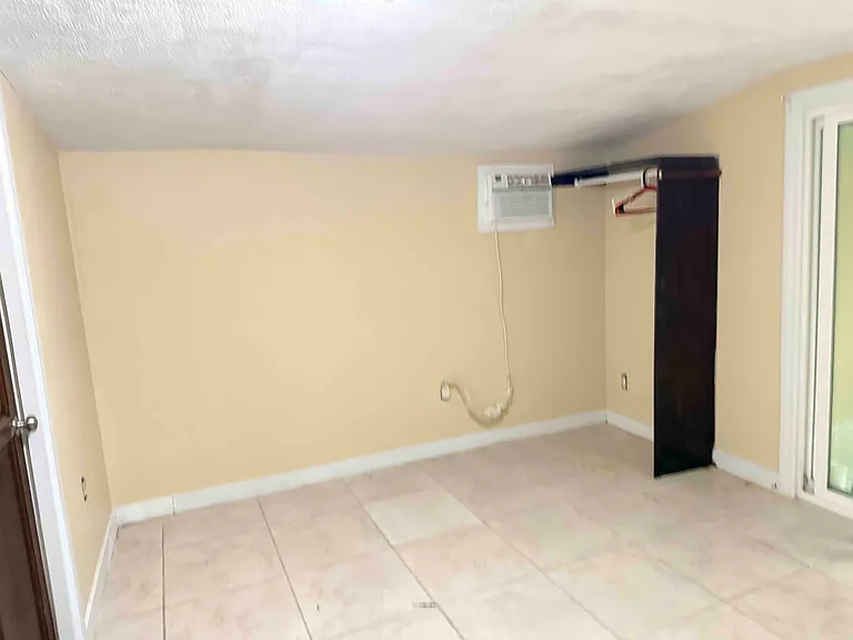4715 Town N Country Blvd — Photo 8
