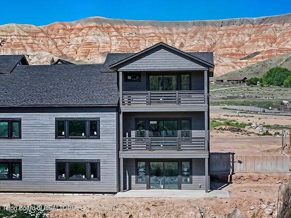 5th image of 105 Schaan Dr