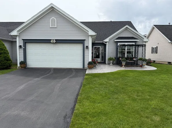 151 Stewart Pl, Canandaigua, NY 14424