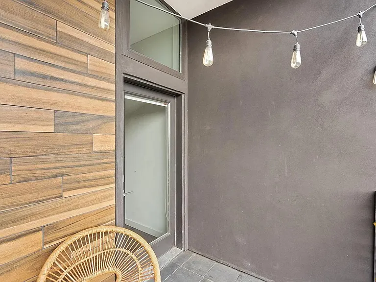1322 E 12th St #406 — Photo 21