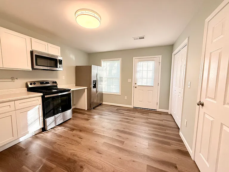 250-264 Hycliff St #1-7 — Photo 6
