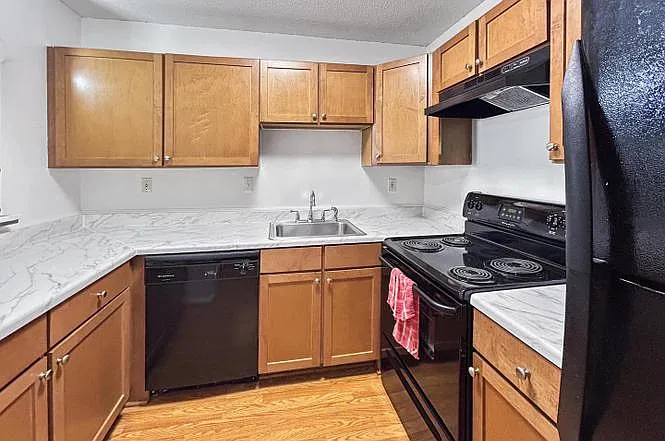 3 bed, 1160 sqft, $2,600 — Photo 4
