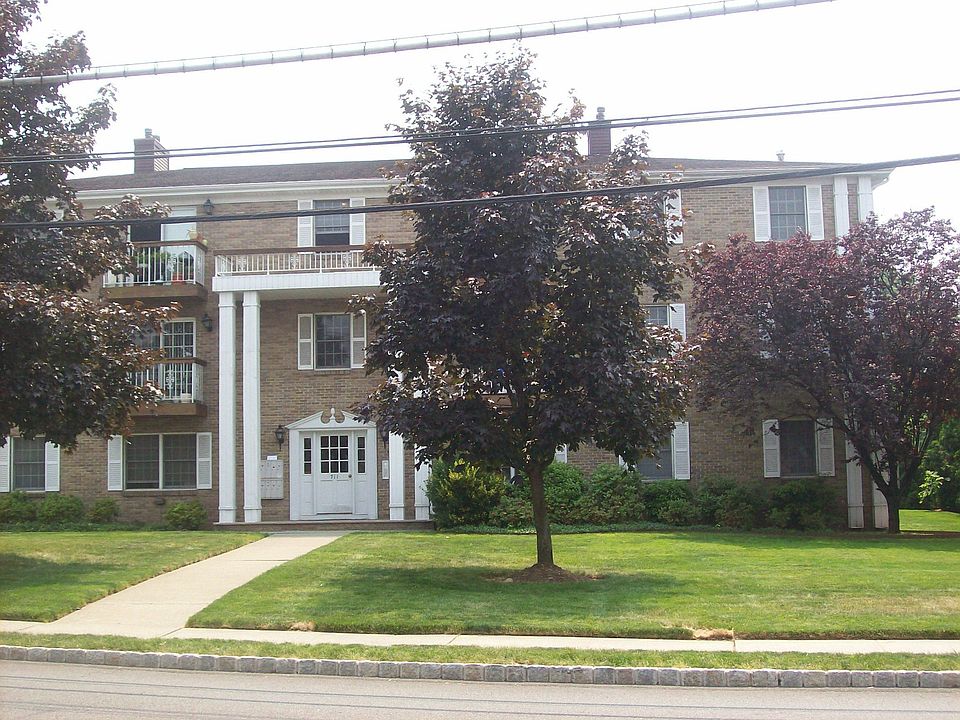 1st image of 711 Mill St