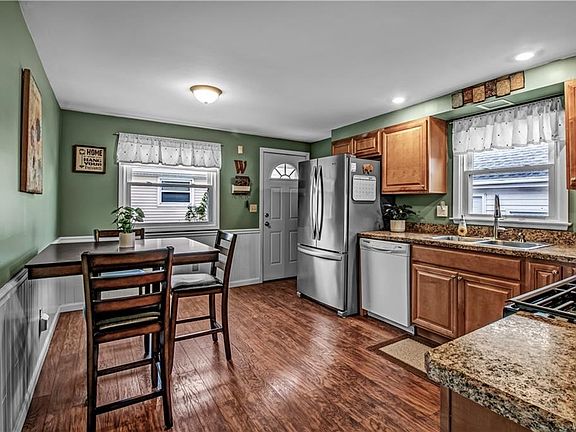 3rd image of 15 Marrano Dr