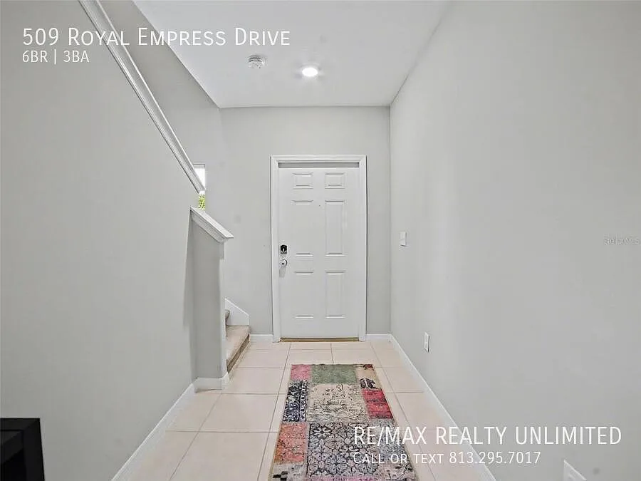 Section 8 Accepted! 509 Royal Empress Drive Ruskin, FL 33570 — Photo 2