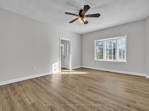 5th image of 89 Scott St