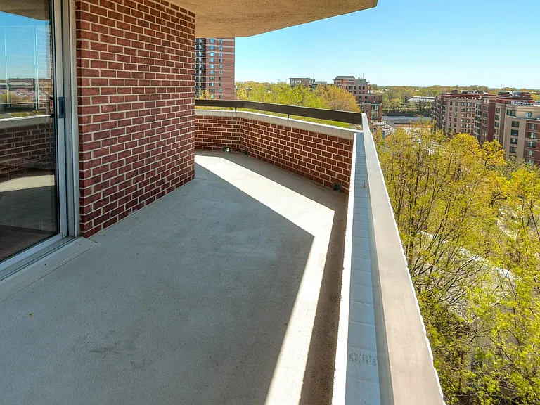 1276 N Wayne St #629 — Photo 23