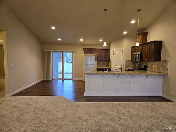 5th image of 2615 Driftwood Dr