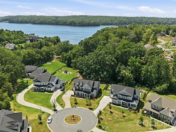 2nd image of 408 Fern Leaf Ct
