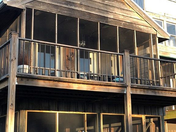 2nd image of 1165 Horseshoe Cir