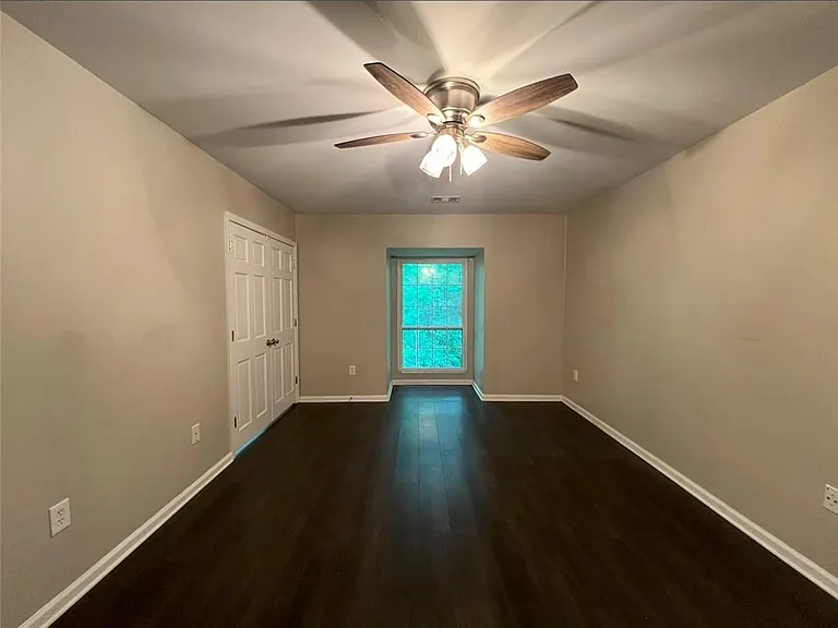 3312 Pine Heights Dr NE — Photo 12