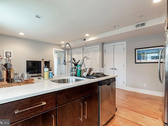 5th image of 542 Lombard St #2