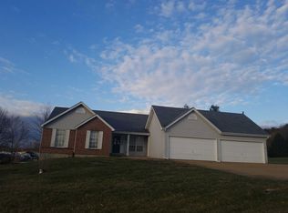 8409 Schoenfeld Dr, Eureka, MO 63025