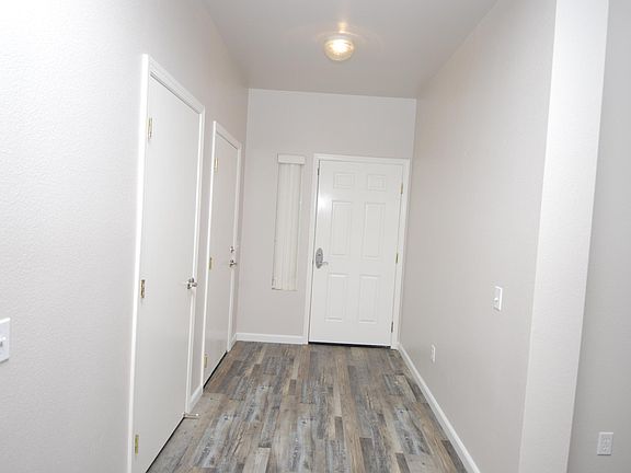 2nd image of 634 Pearl Pl APT D
